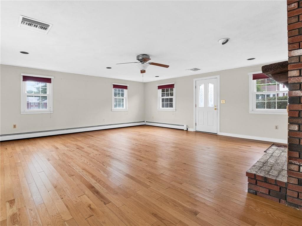 Single Family Residence at 3 Barn Drive, Cumberland, photo 15 of 40