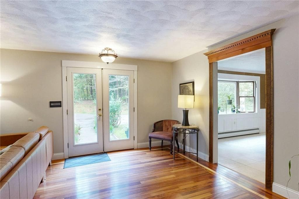 Single Family Residence at 35 Job Drive, Richmond, photo 6 of 50