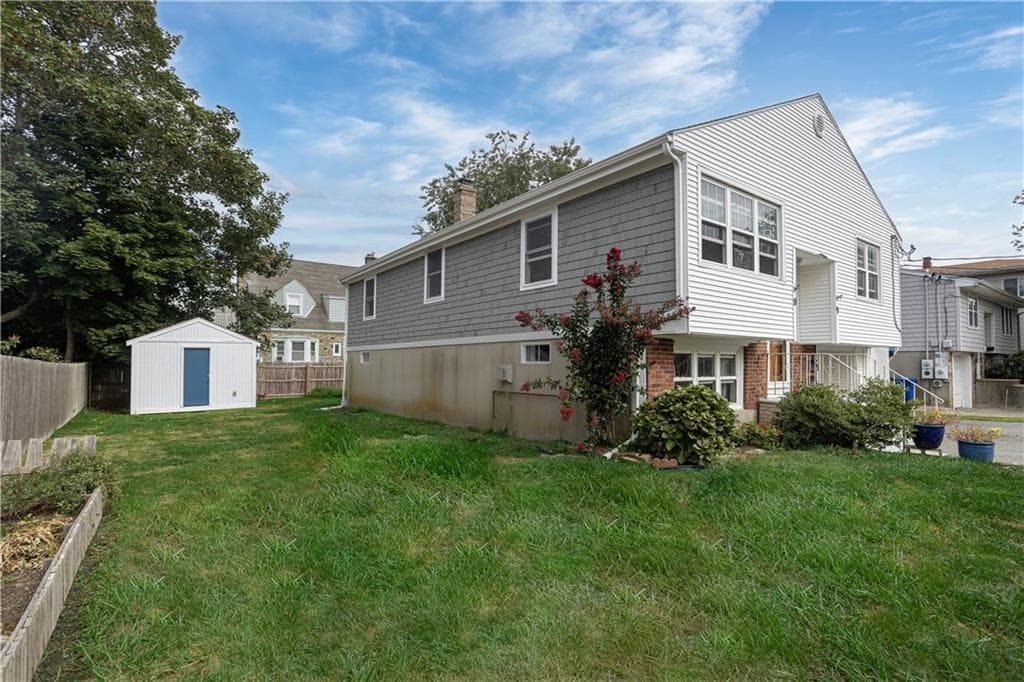 Multi Family at 9 Burdick Avenue, Newport, photo 2 of 29