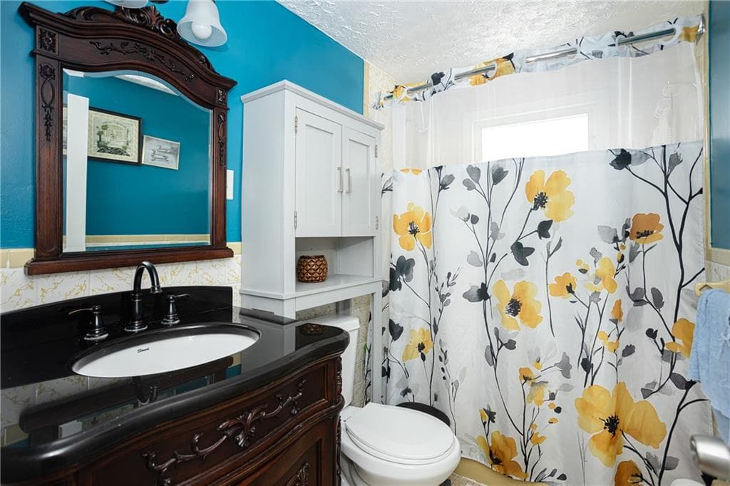 Multi Family at 9 Burdick Avenue, Newport, photo 12 of 29