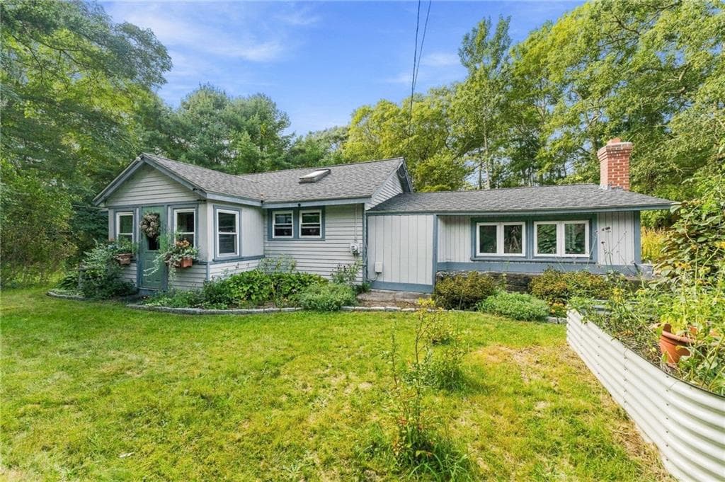 Single Family Residence at 3311 Post Road, South Kingstown, photo 2 of 2