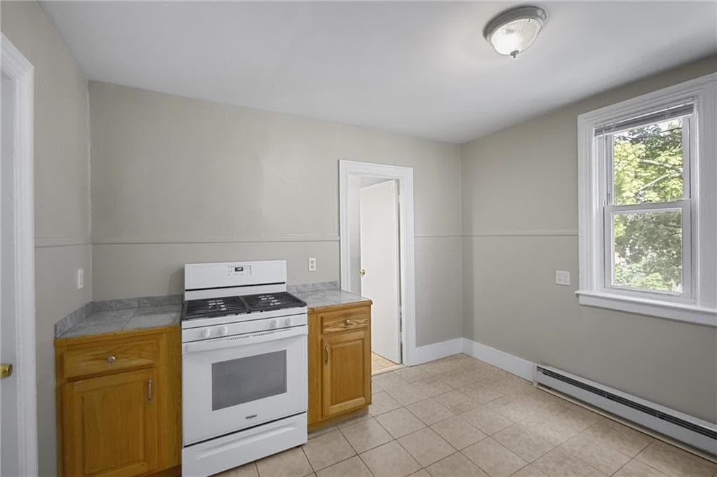 Multi Family at 277 Sayles Avenue, Pawtucket, photo 23 of 41