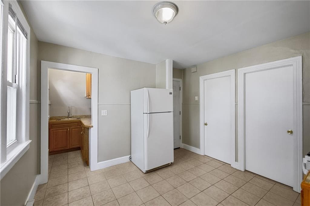Multi Family at 277 Sayles Avenue, Pawtucket, photo 24 of 41