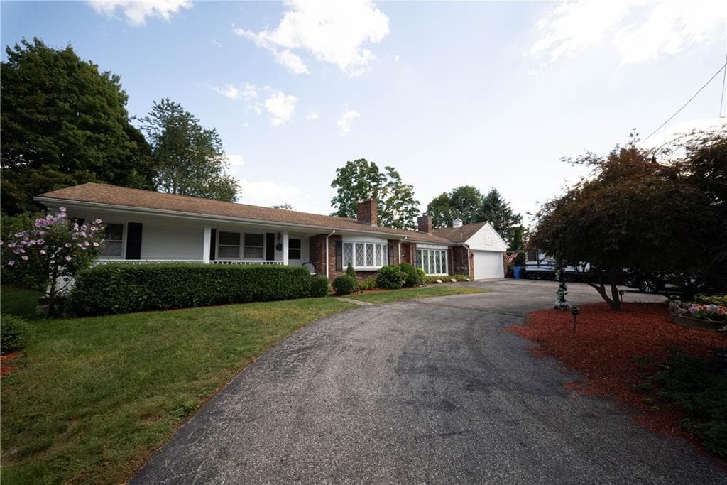 Single Family Residence at 230 Oaklawn Avenue, Cranston, photo 21 of 30