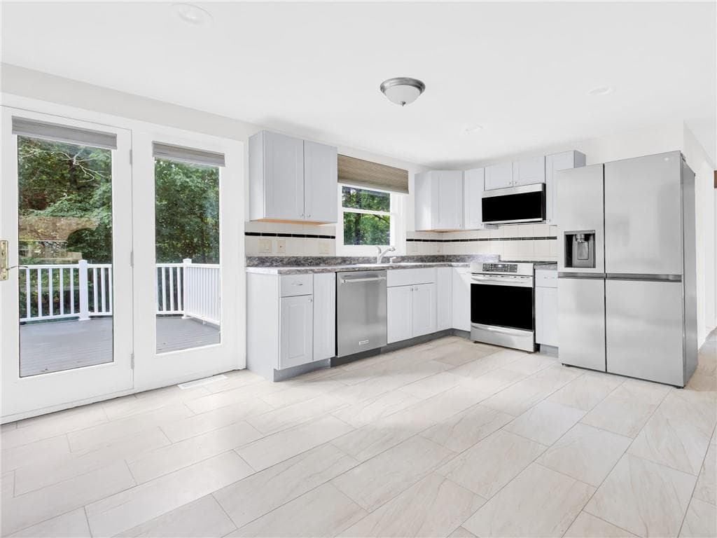 Single Family Residence at 8 Gould Road, Cranston, photo 2 of 10