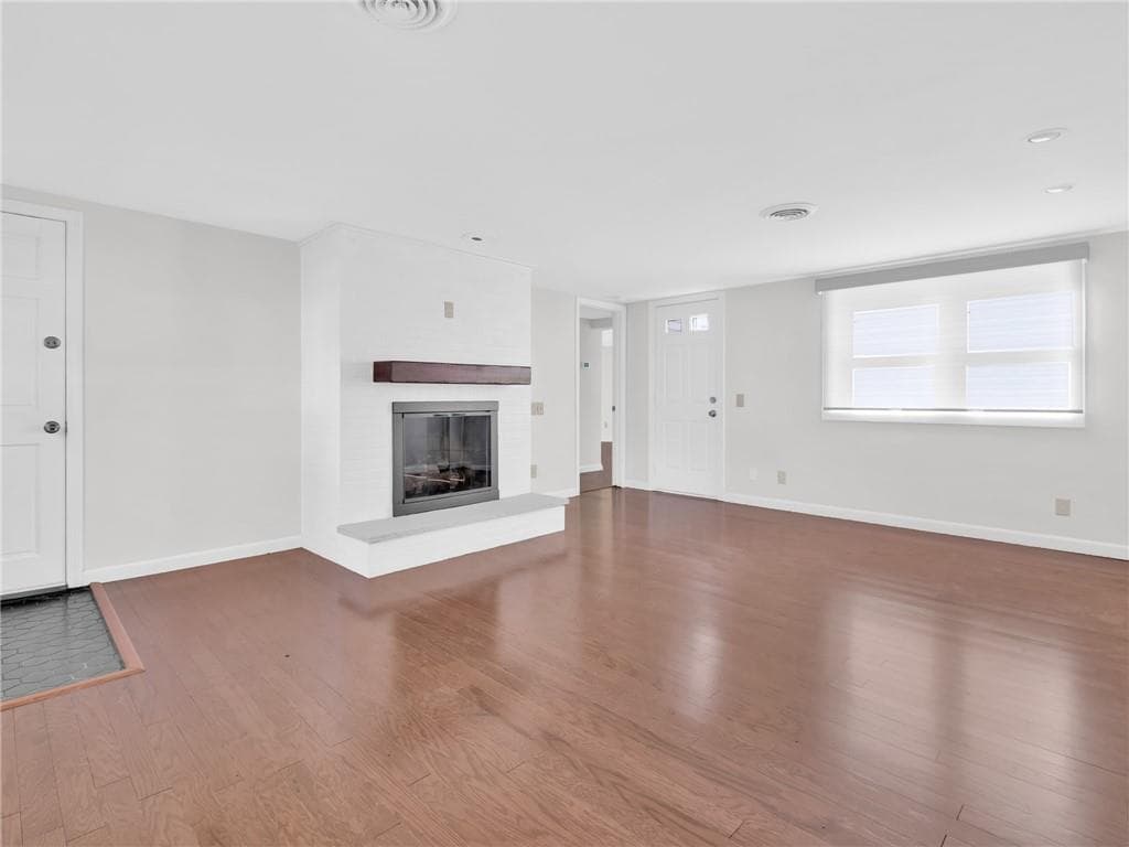 Single Family Residence at 8 Gould Road, Cranston, photo 5 of 10