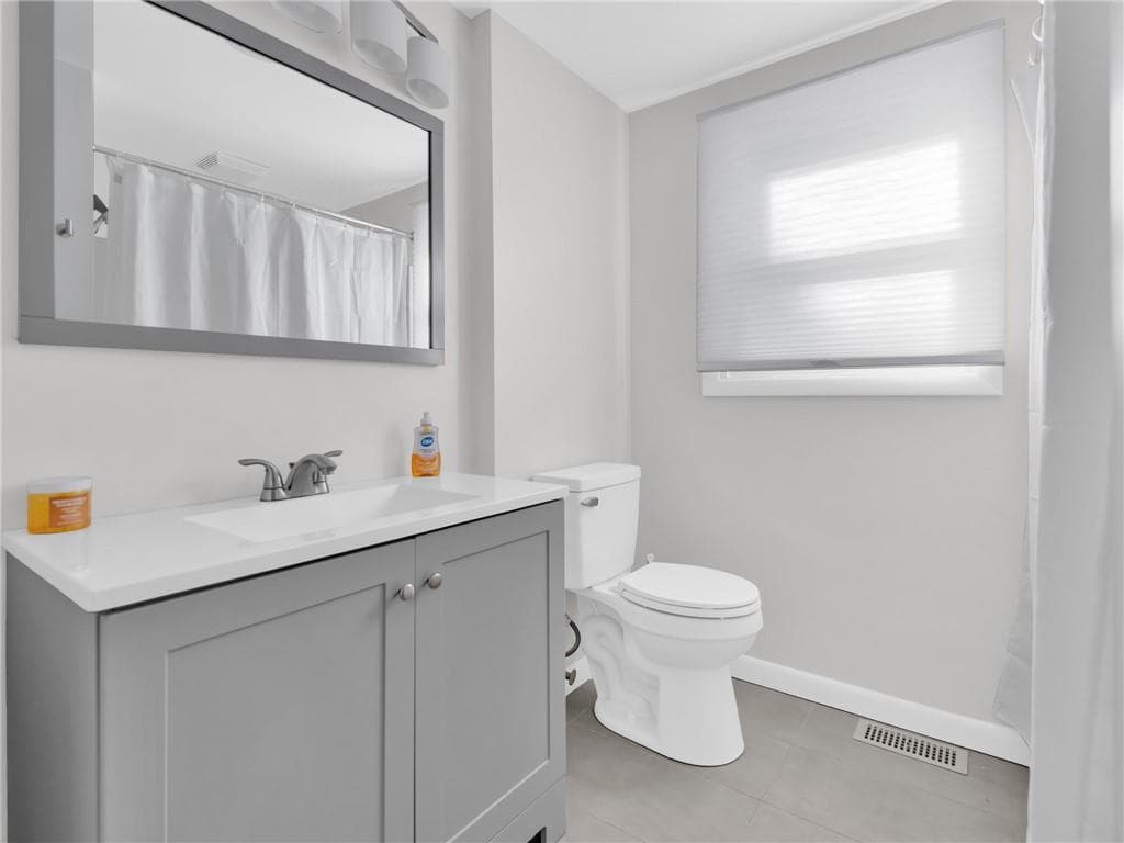 Single Family Residence at 8 Gould Road, Cranston, photo 4 of 10