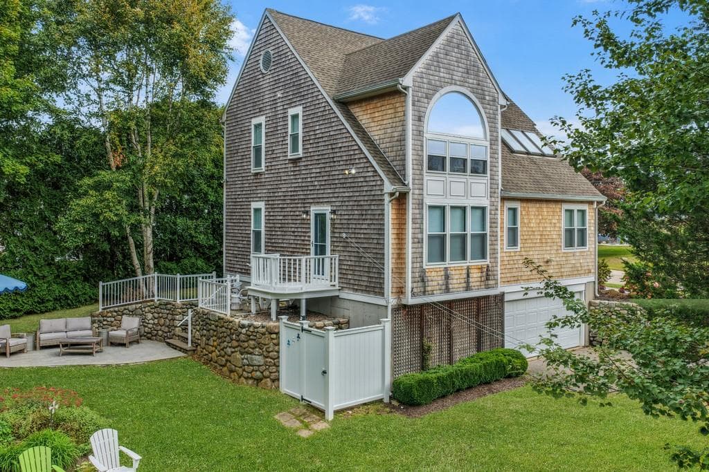 Single Family Residence at 34 Clifford Drive, Westerly, photo 2 of 33