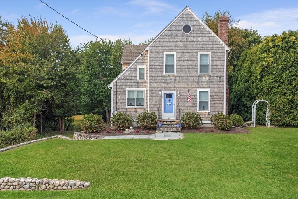 Single Family Residence at 34 Clifford Drive, Westerly, photo 6 of 33