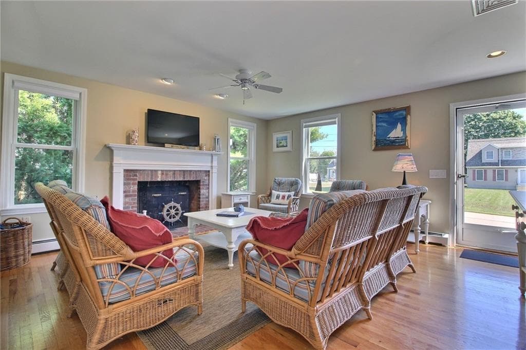 Single Family Residence at 34 Clifford Drive, Westerly, photo 7 of 33