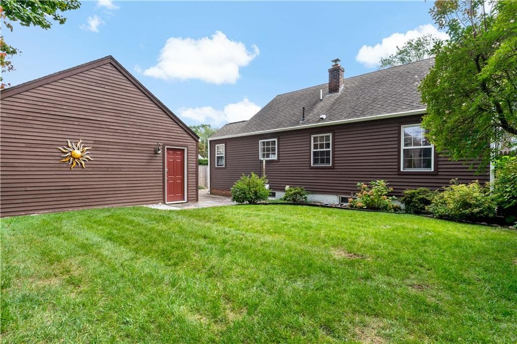 Single Family Residence at 11 Pine Crest Drive, East Providence, photo 33 of 37