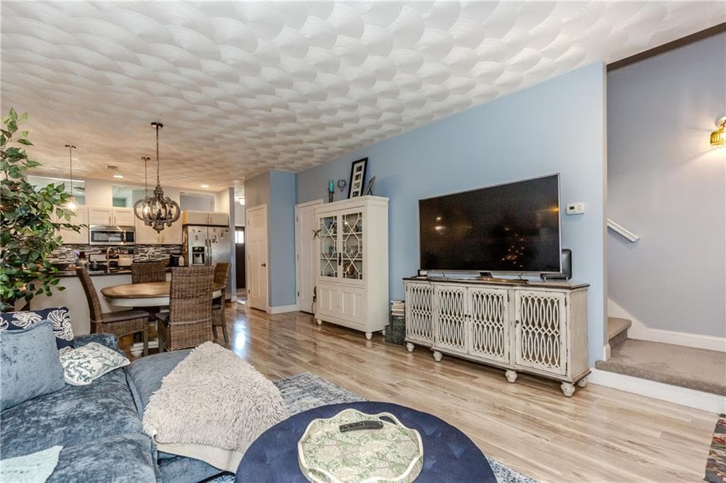 Condominium at 301 West Shore Road UNIT 10, Warwick, photo 6 of 28