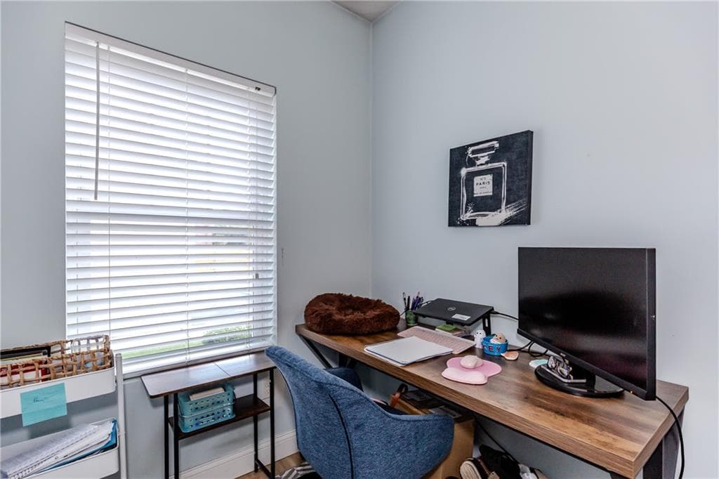 Condominium at 301 West Shore Road UNIT 10, Warwick, photo 13 of 28