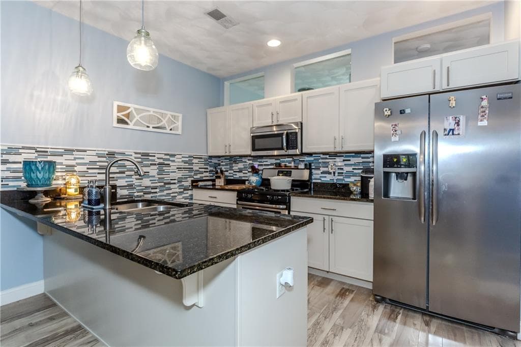 Condominium at 301 West Shore Road UNIT 10, Warwick, photo 9 of 28