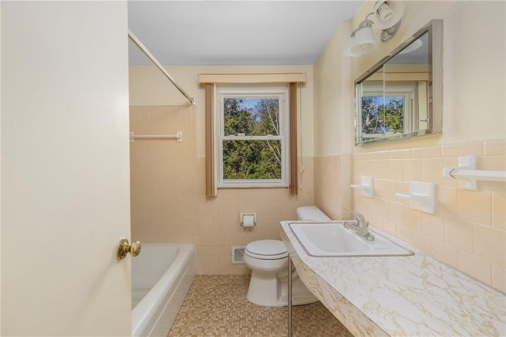 Single Family Residence at 103 Amanda Street, Cranston, photo 20 of 30