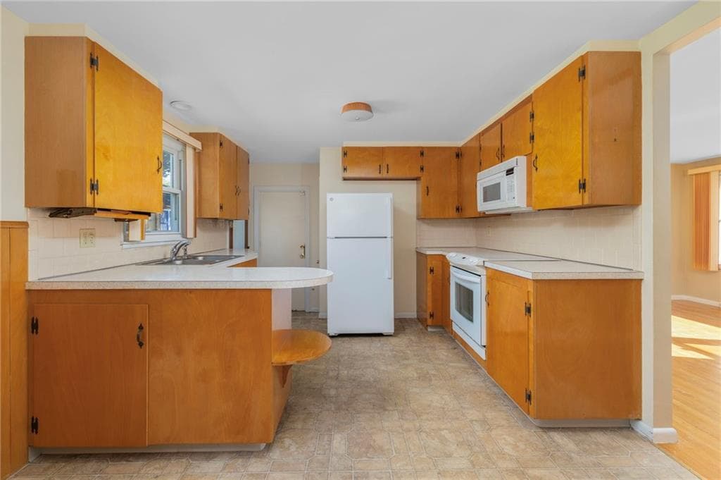 Single Family Residence at 103 Amanda Street, Cranston, photo 10 of 30