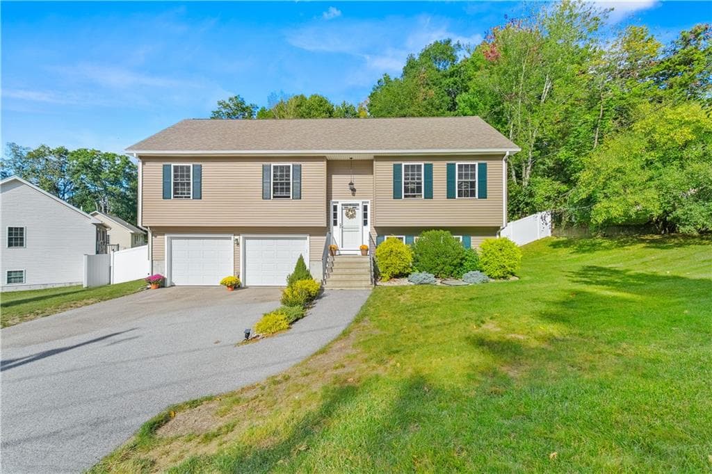 16 Liane Drive
