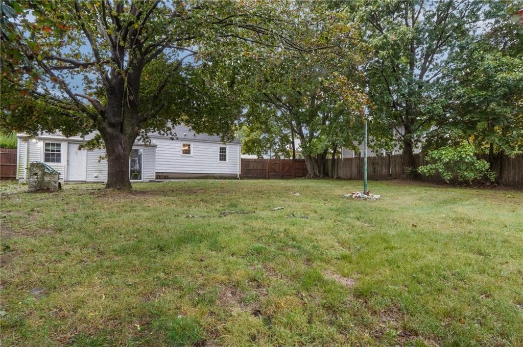 Single Family Residence at 33 Betsy Williams Drive, Warwick, photo 27 of 28