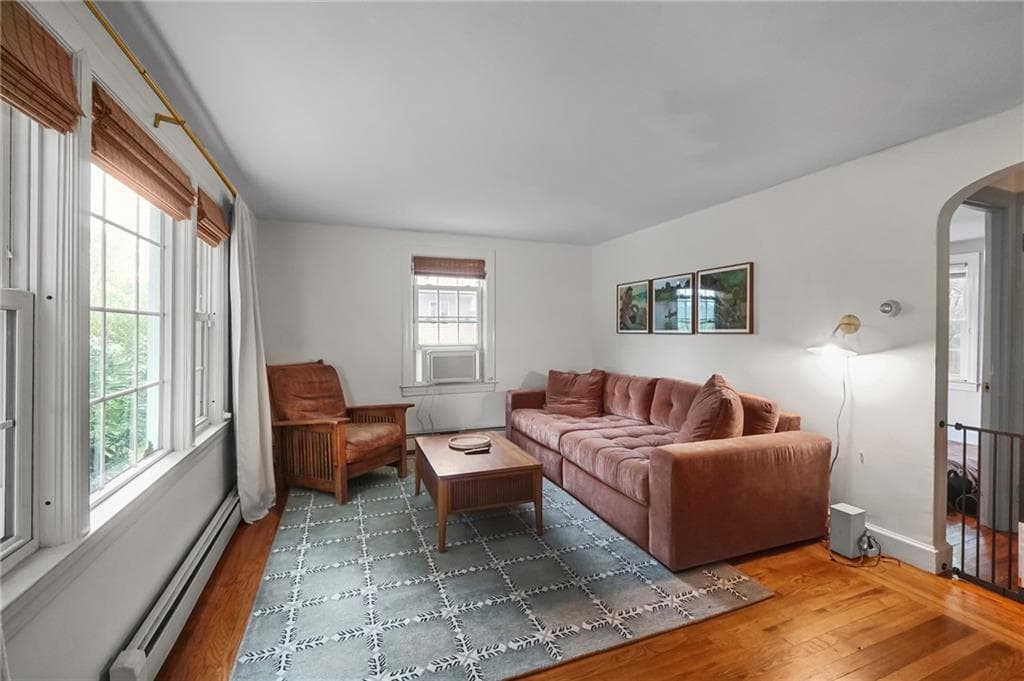 Single Family Residence at 33 Betsy Williams Drive, Warwick, photo 5 of 28
