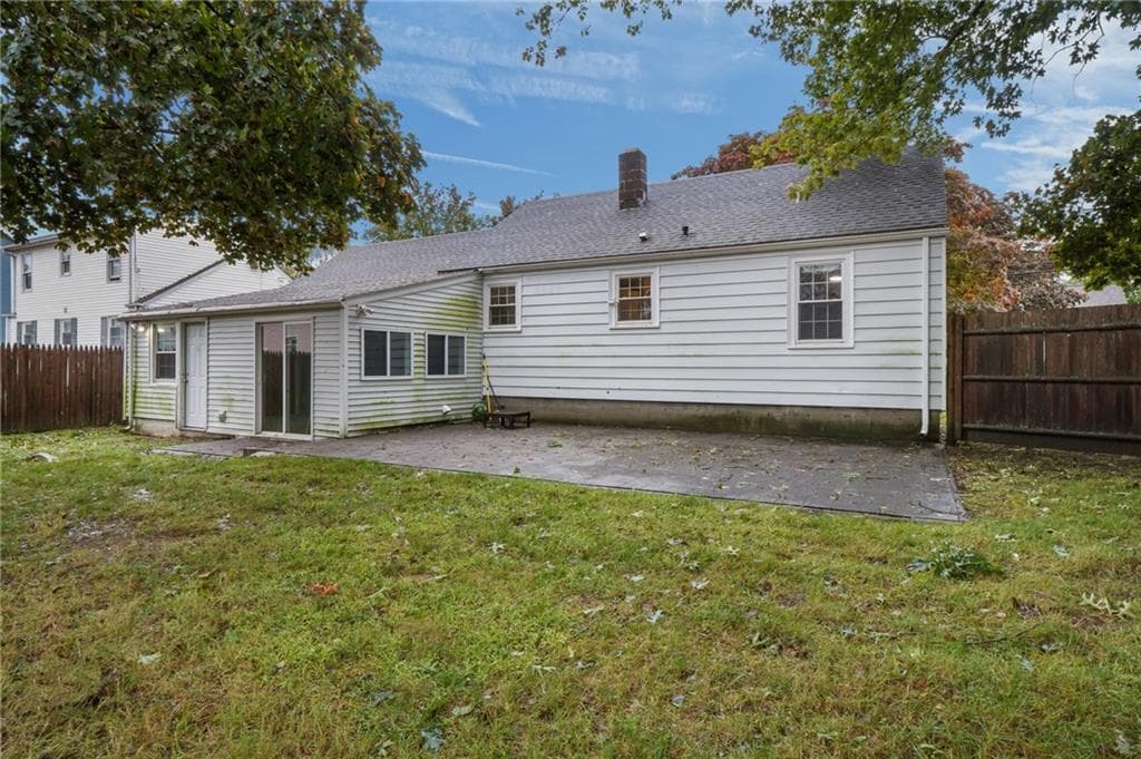 Single Family Residence at 33 Betsy Williams Drive, Warwick, photo 24 of 28