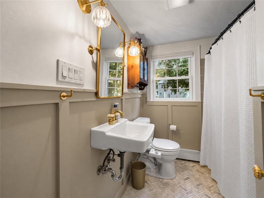 Single Family Residence at 33 Betsy Williams Drive, Warwick, photo 14 of 28