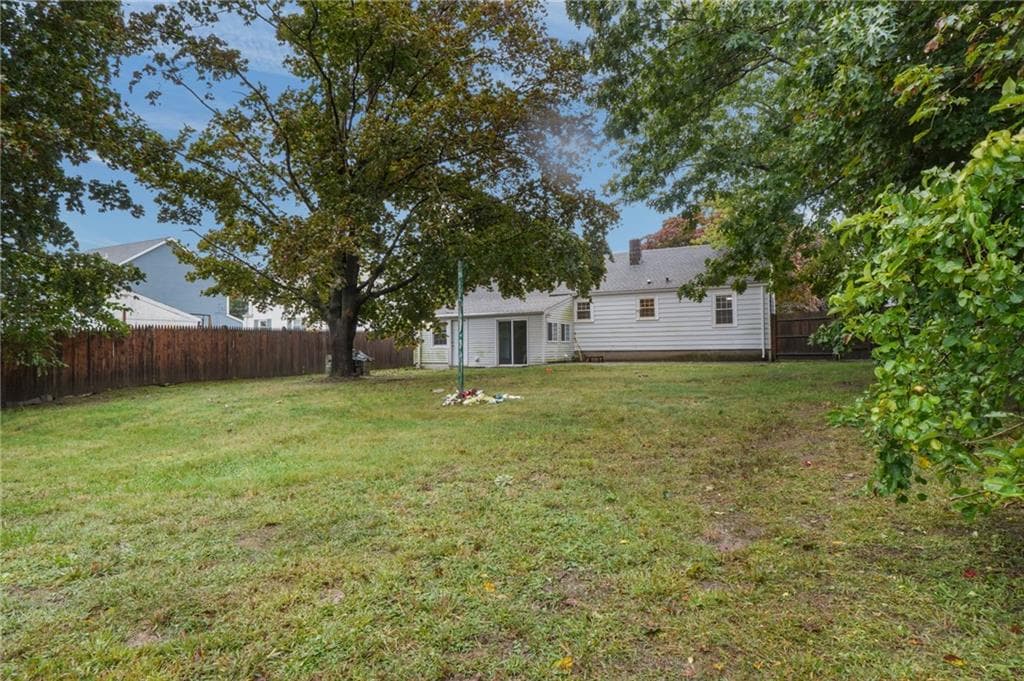 Single Family Residence at 33 Betsy Williams Drive, Warwick, photo 25 of 28