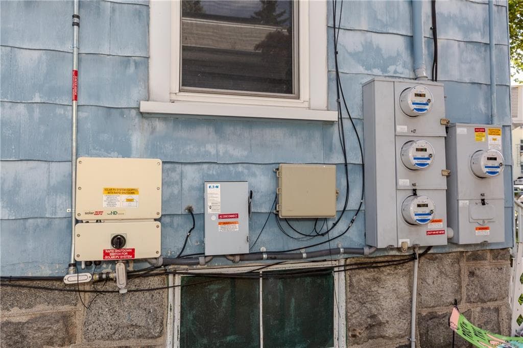 Multi Family at 376 Cumberland Hill Road, Woonsocket, photo 18 of 23