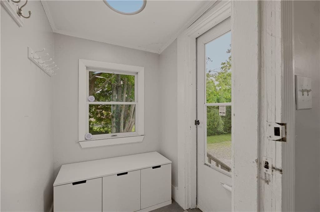 Single Family Residence at 226 Turnpike Avenue, Portsmouth, photo 6 of 50