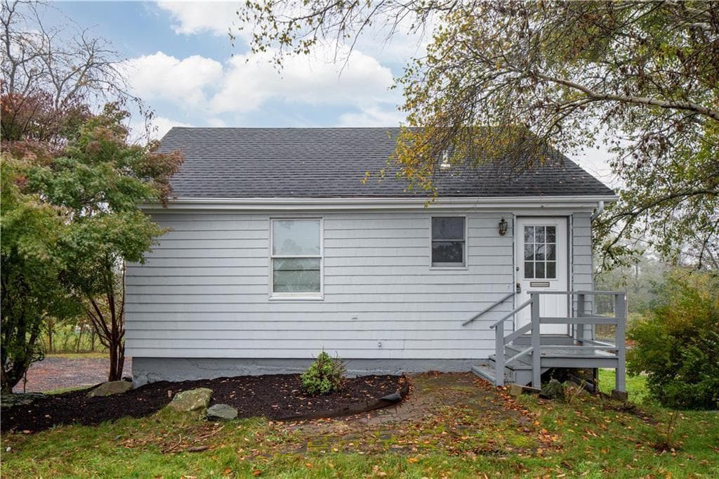 Single Family Residence at 226 Turnpike Avenue, Portsmouth, photo 43 of 50