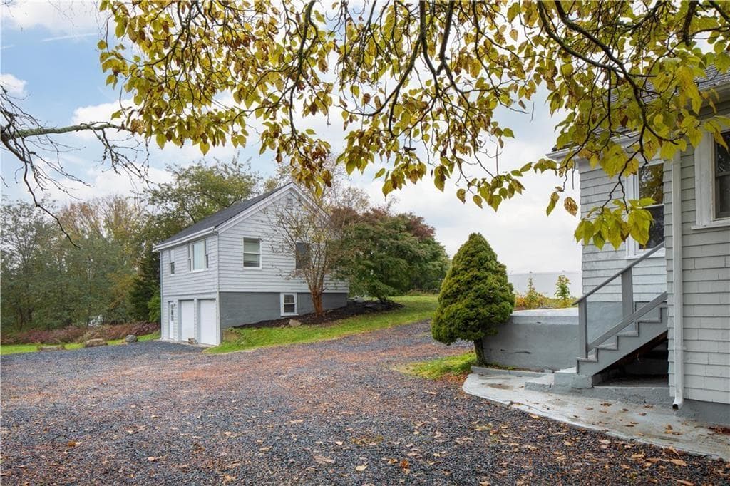 Single Family Residence at 226 Turnpike Avenue, Portsmouth, photo 41 of 50