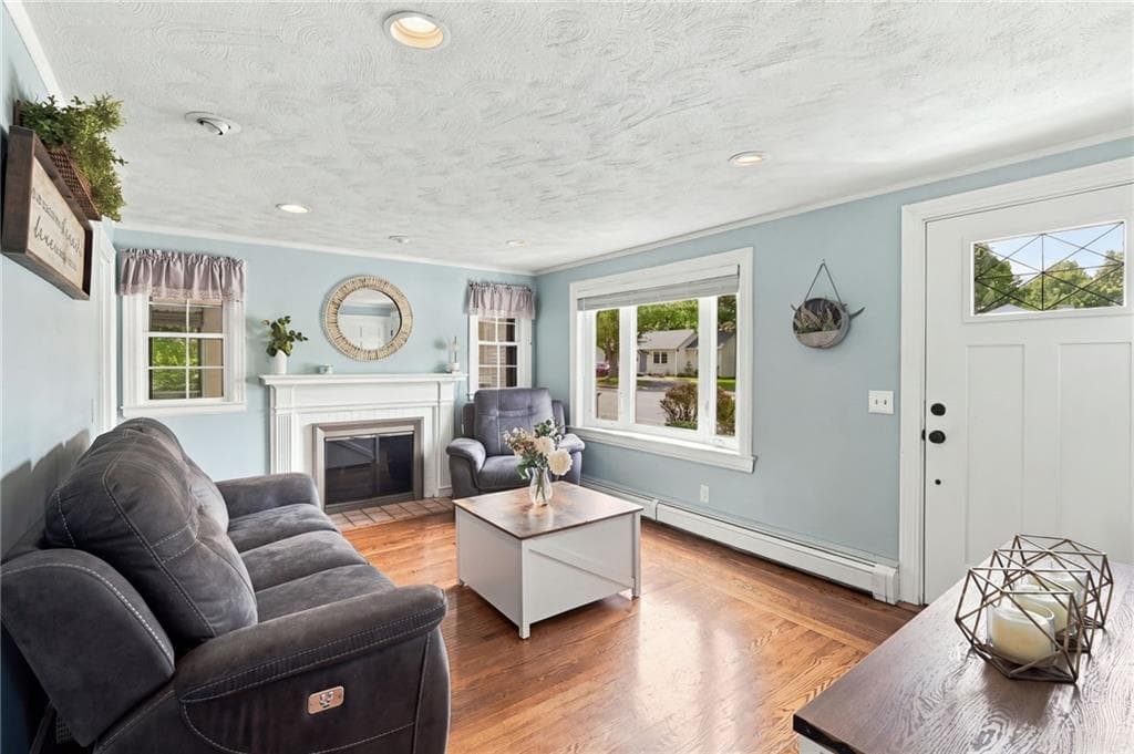 Single Family Residence at 1040 Greenwich Avenue, Warwick, photo 2 of 44