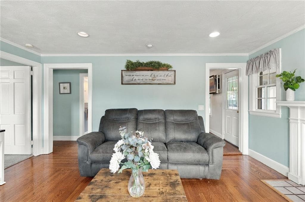 Single Family Residence at 1040 Greenwich Avenue, Warwick, photo 5 of 44