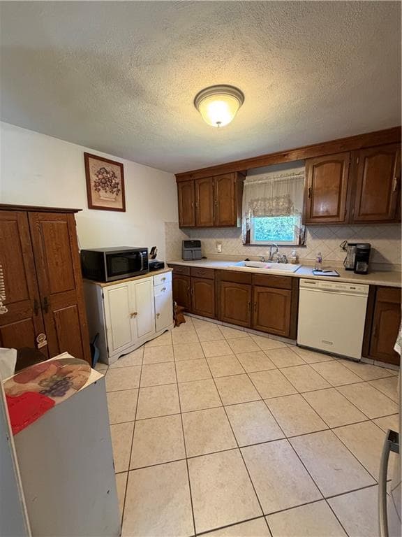 Single Family Residence at 6 Balsam Court, Johnston, photo 10 of 31
