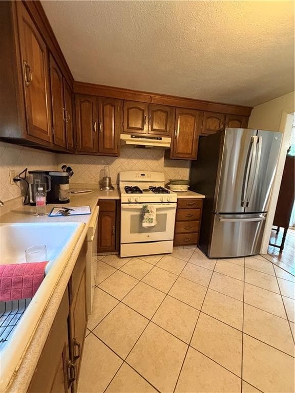 Single Family Residence at 6 Balsam Court, Johnston, photo 11 of 31