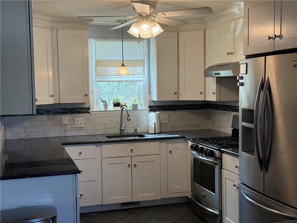 Single Family Residence at 288 Chapmans Avenue, Warwick, photo 6 of 27