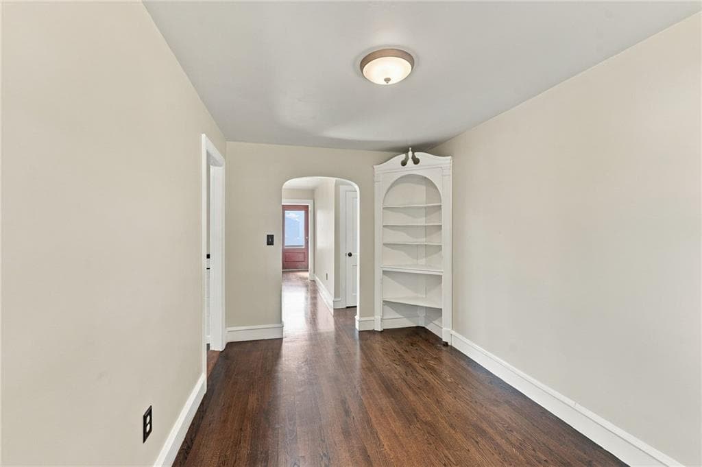 Single Family Residence at 386 Norwood Avenue, Warwick, photo 7 of 38