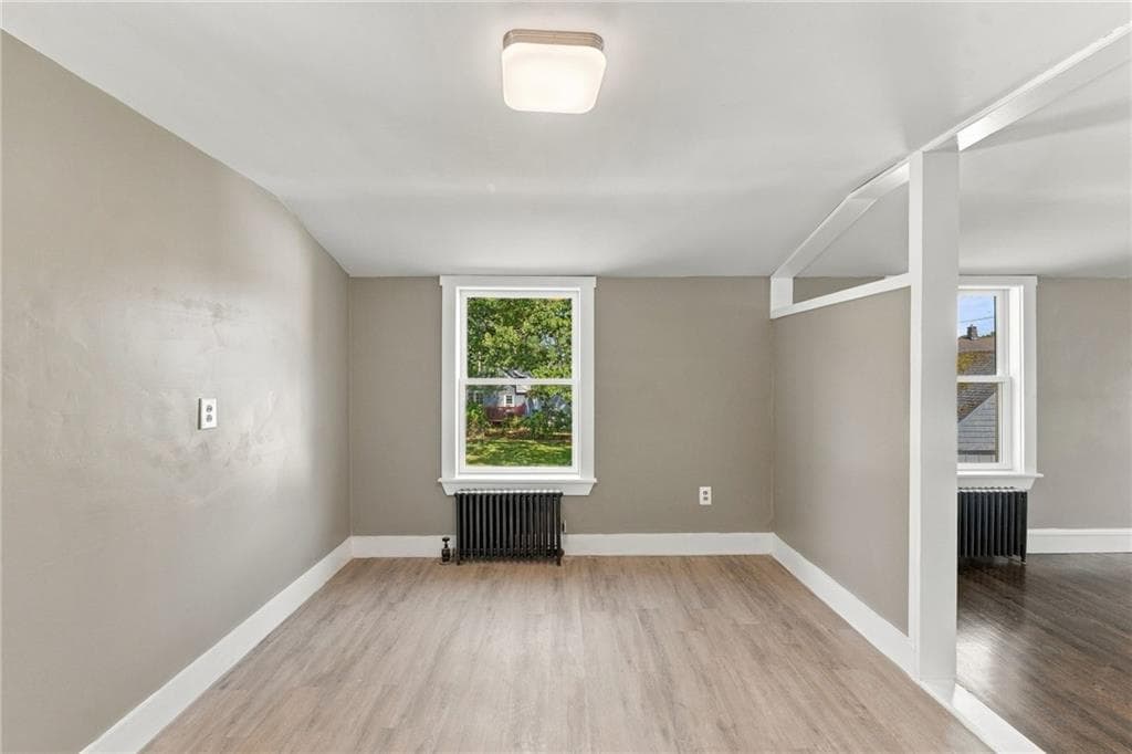 Single Family Residence at 386 Norwood Avenue, Warwick, photo 24 of 38