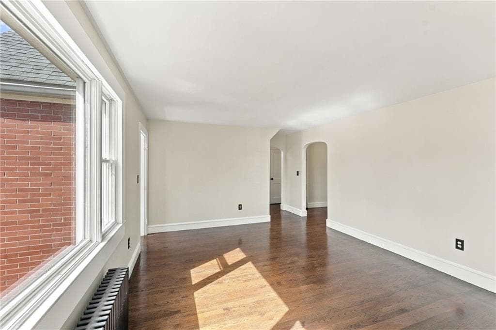 Single Family Residence at 386 Norwood Avenue, Warwick, photo 10 of 38