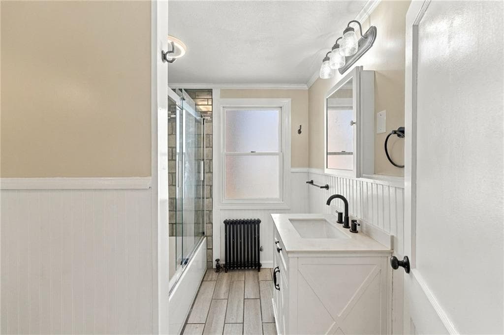 Single Family Residence at 386 Norwood Avenue, Warwick, photo 19 of 38