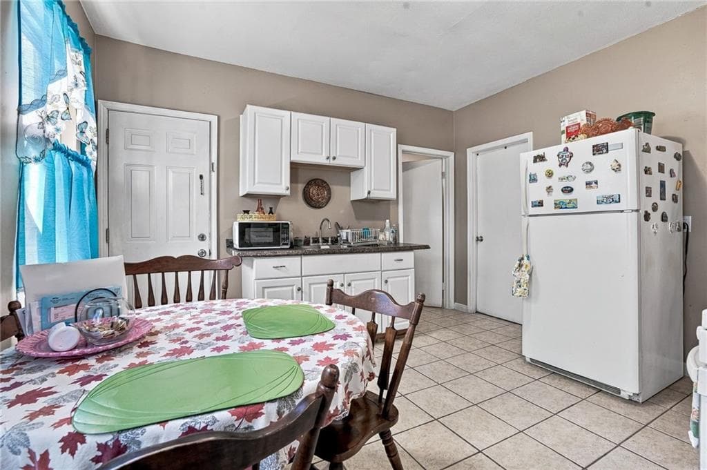 Multi Family at 360 Manton Avenue, Providence, photo 16 of 40