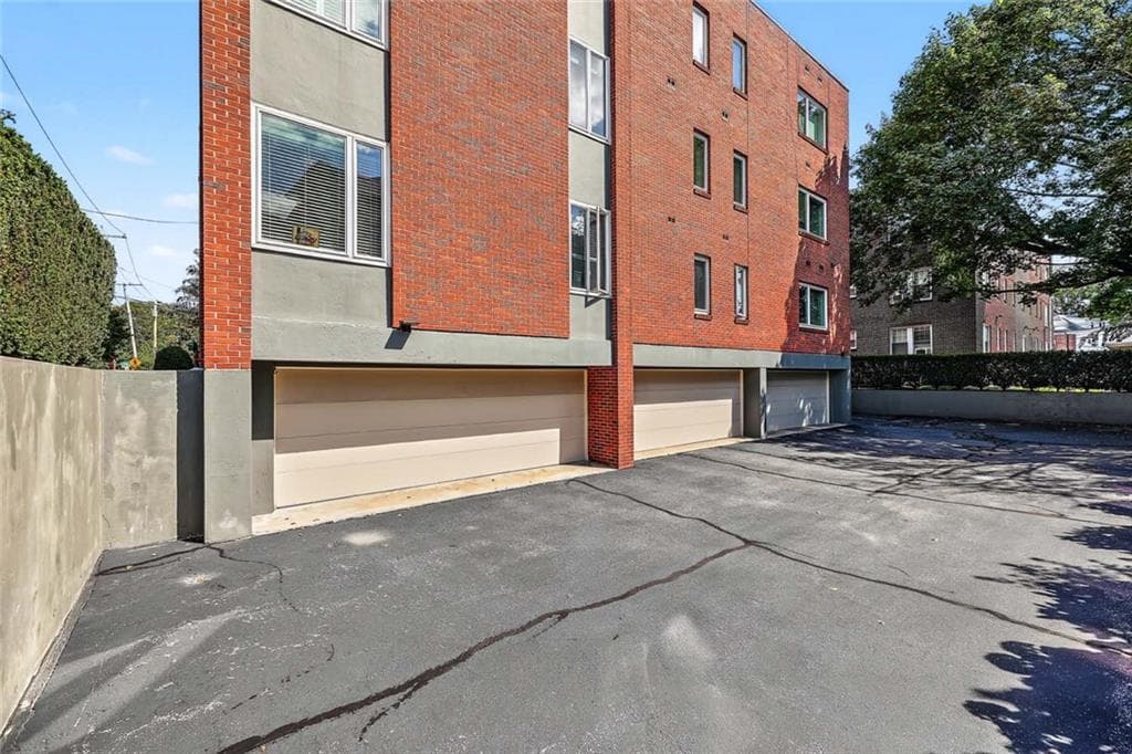 Condominium at 30 Blackstone Boulevard UNIT 203, Providence, photo 6 of 46