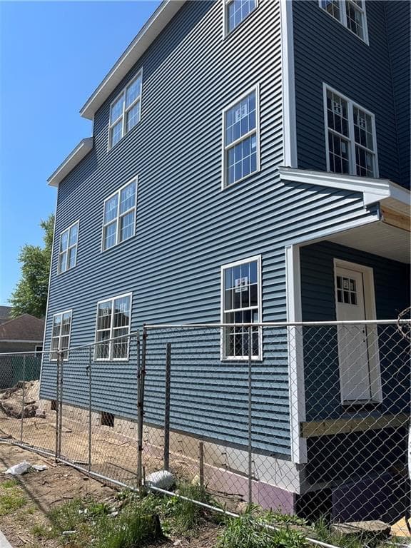 Multi Family at 84 Coggeshall Street, Providence, photo 4 of 35