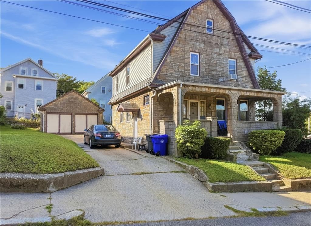 Single Family Residence at 11 Grand View Street, Providence, photo 2 of 26