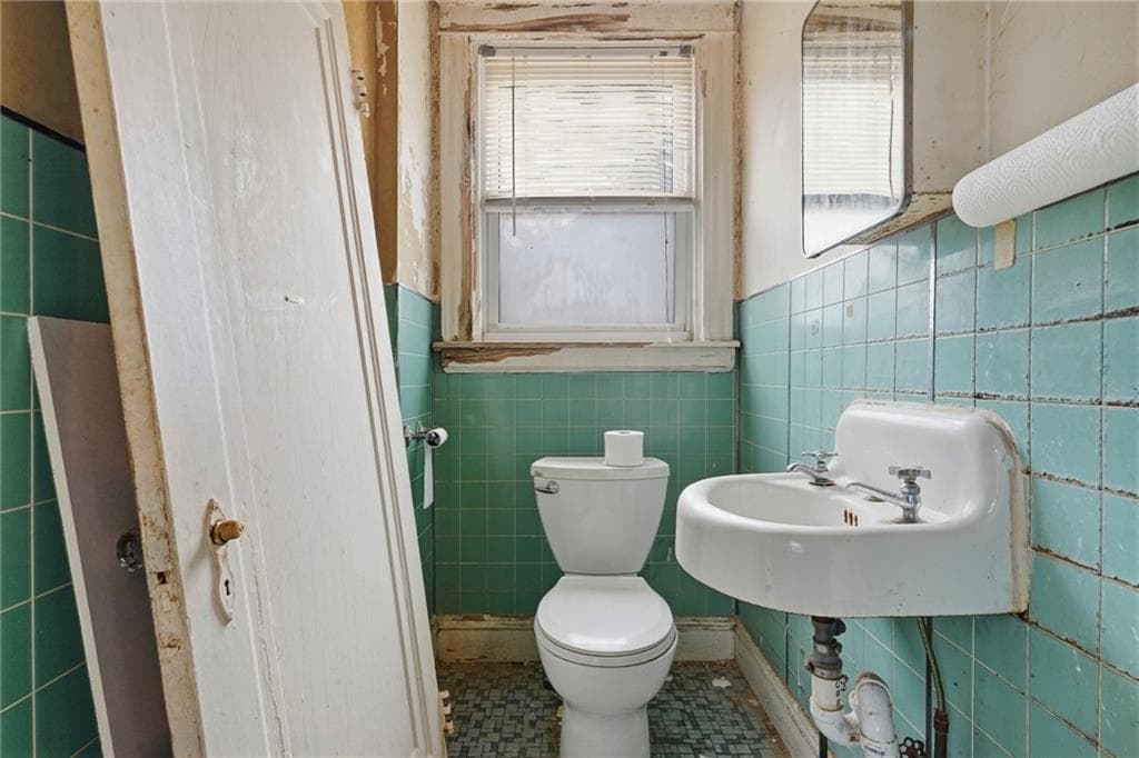 Single Family Residence at 11 Grand View Street, Providence, photo 10 of 26