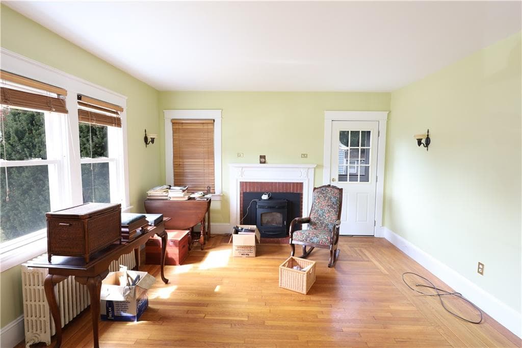 Single Family Residence at 43 Admiral Kalbfus Road, Newport, photo 6 of 21
