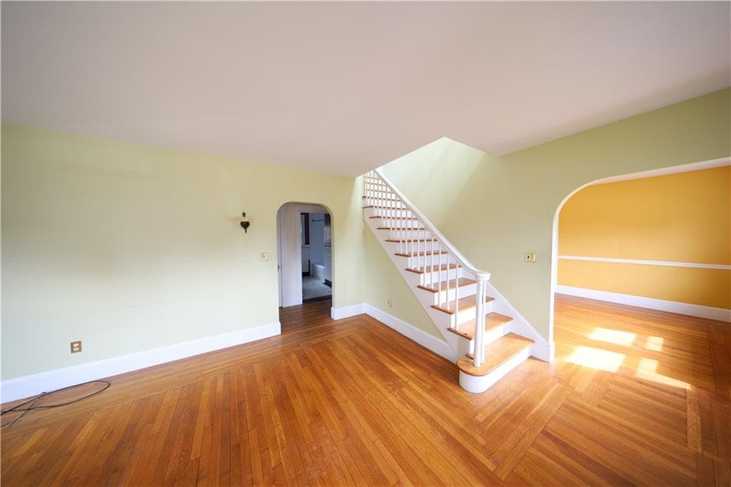 Single Family Residence at 43 Admiral Kalbfus Road, Newport, photo 5 of 21