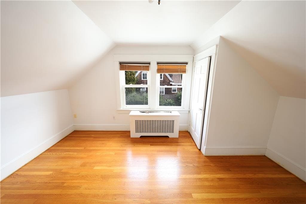 Single Family Residence at 43 Admiral Kalbfus Road, Newport, photo 20 of 21