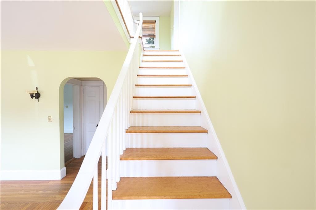 Single Family Residence at 43 Admiral Kalbfus Road, Newport, photo 14 of 21