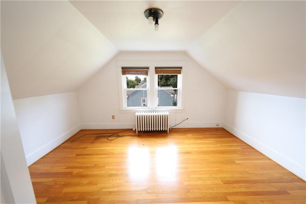 Single Family Residence at 43 Admiral Kalbfus Road, Newport, photo 18 of 21