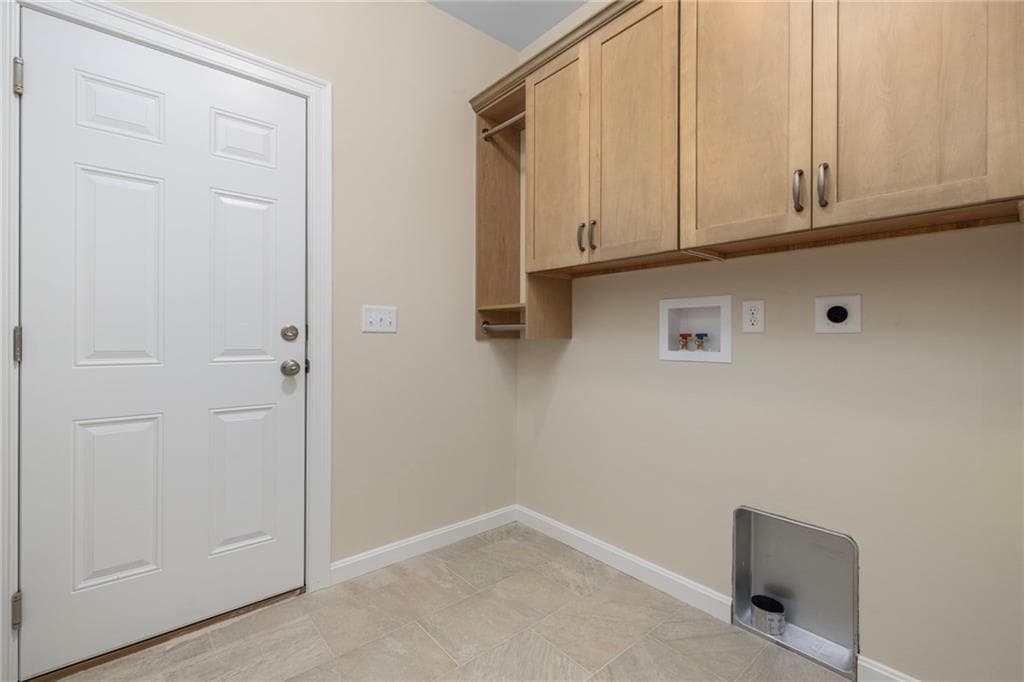 Condominium at 633 South Shore Village Boulevard, South Kingstown, photo 26 of 50